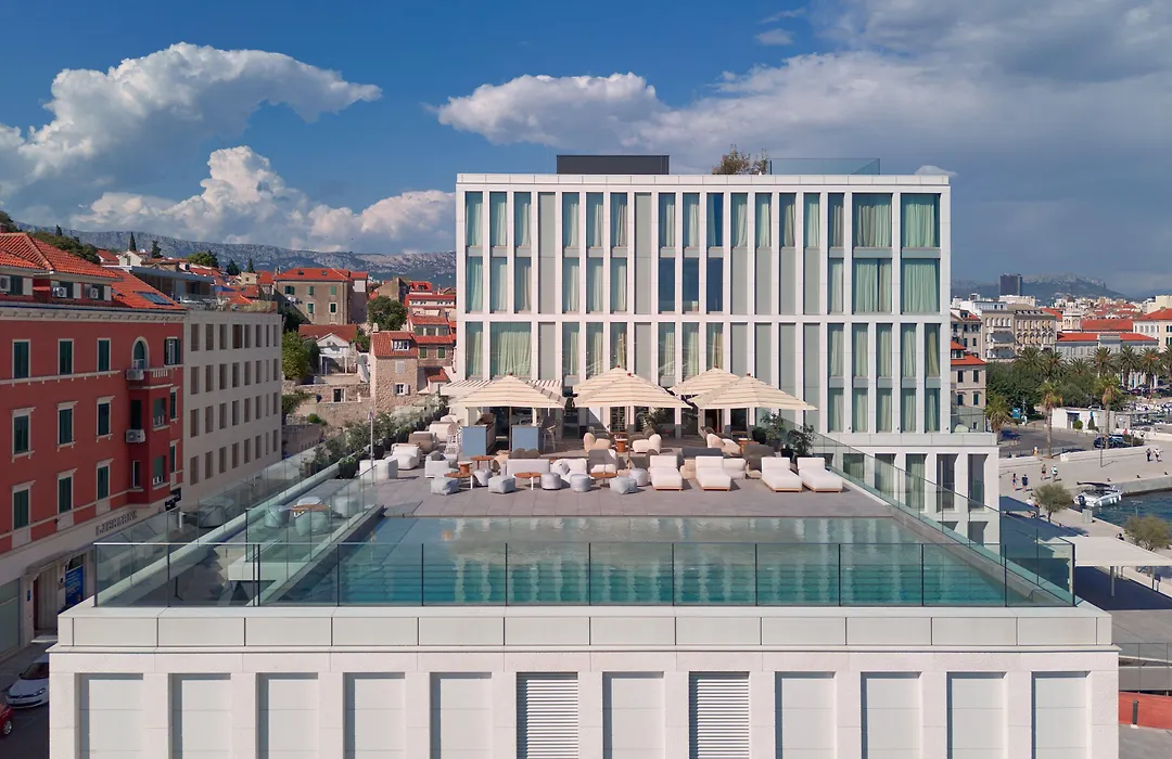 Hotel Ambasador-1
