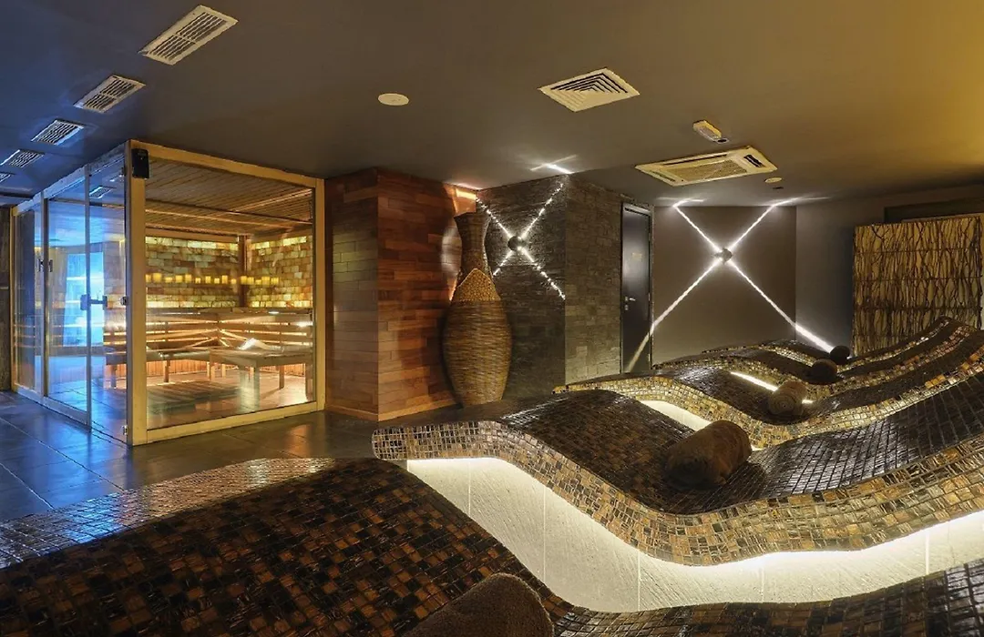 Hotel Emirates-1