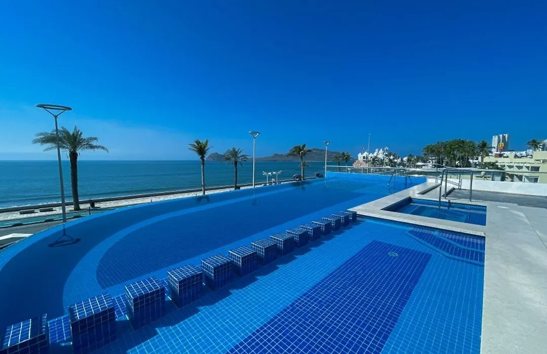 Varali Grand Hotel-1