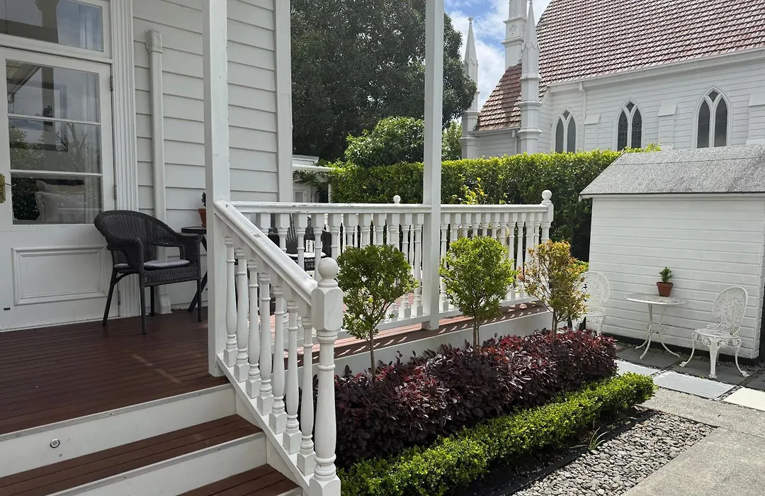 Ponsonby Manor-1