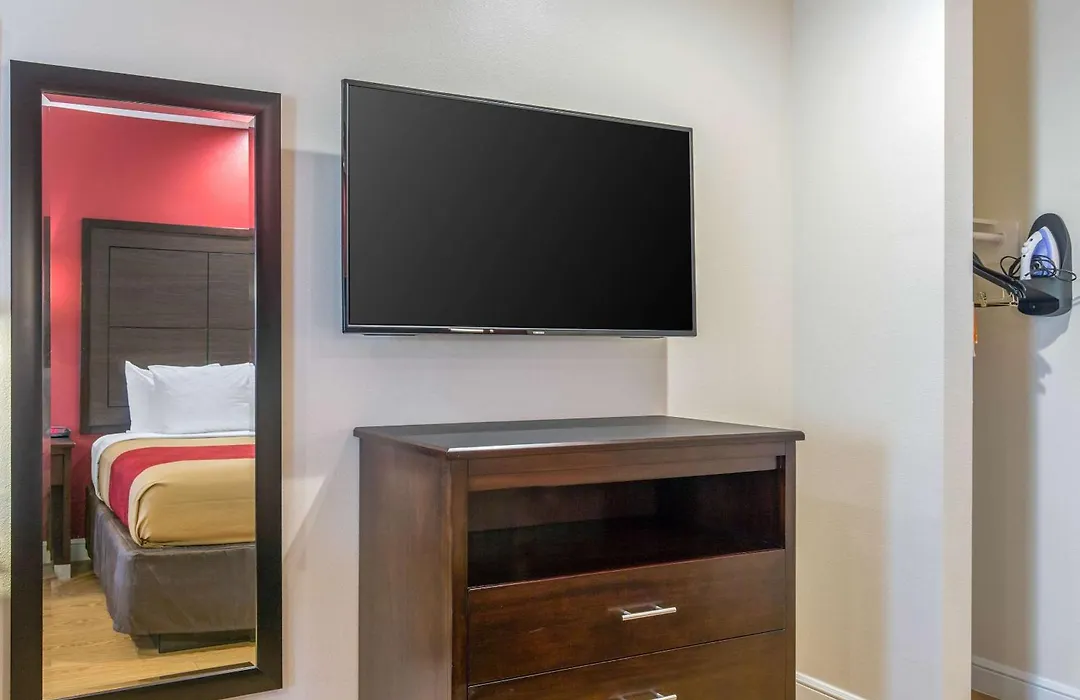 Econo Lodge Inn & Suites Houston Willowbrook-1