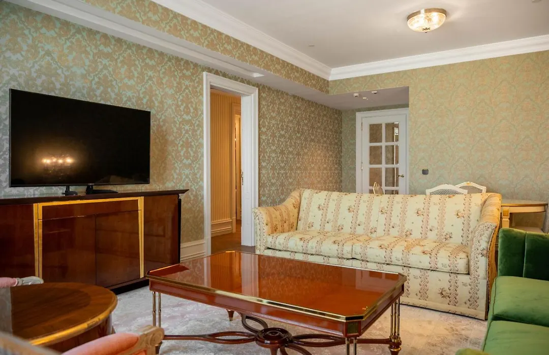 The Bentley Luxury Hotel & Suites-1