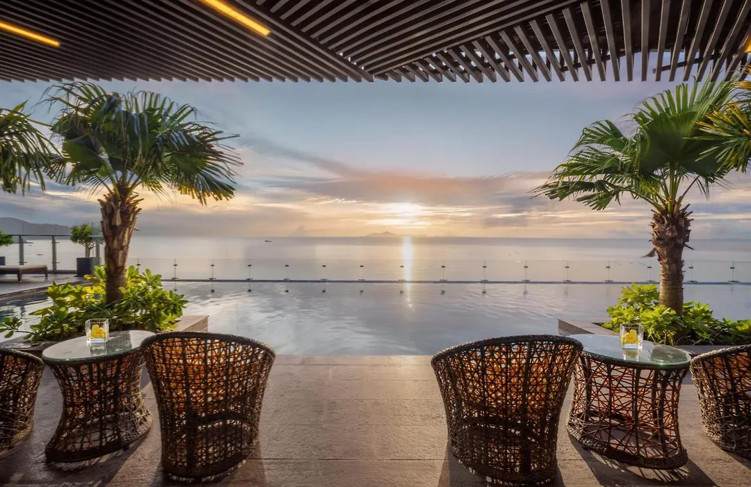 Peninsula Hotel Danang-1