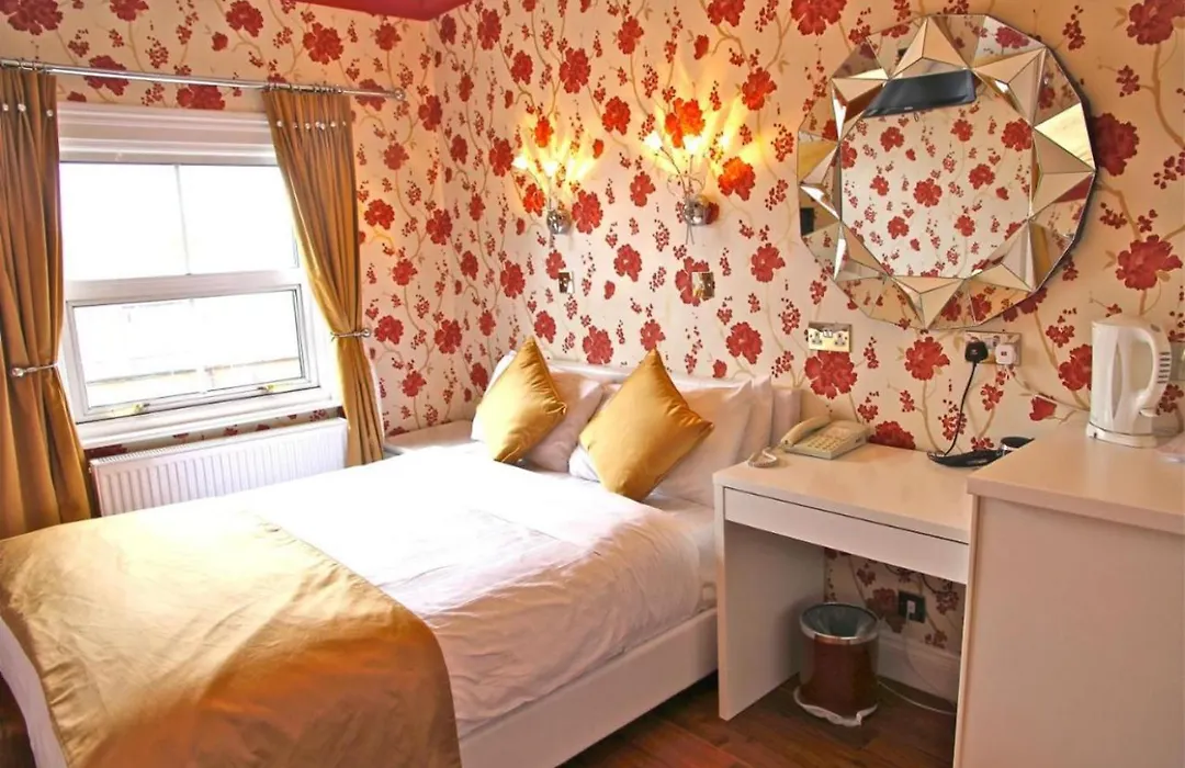 Crompton Guest House-1