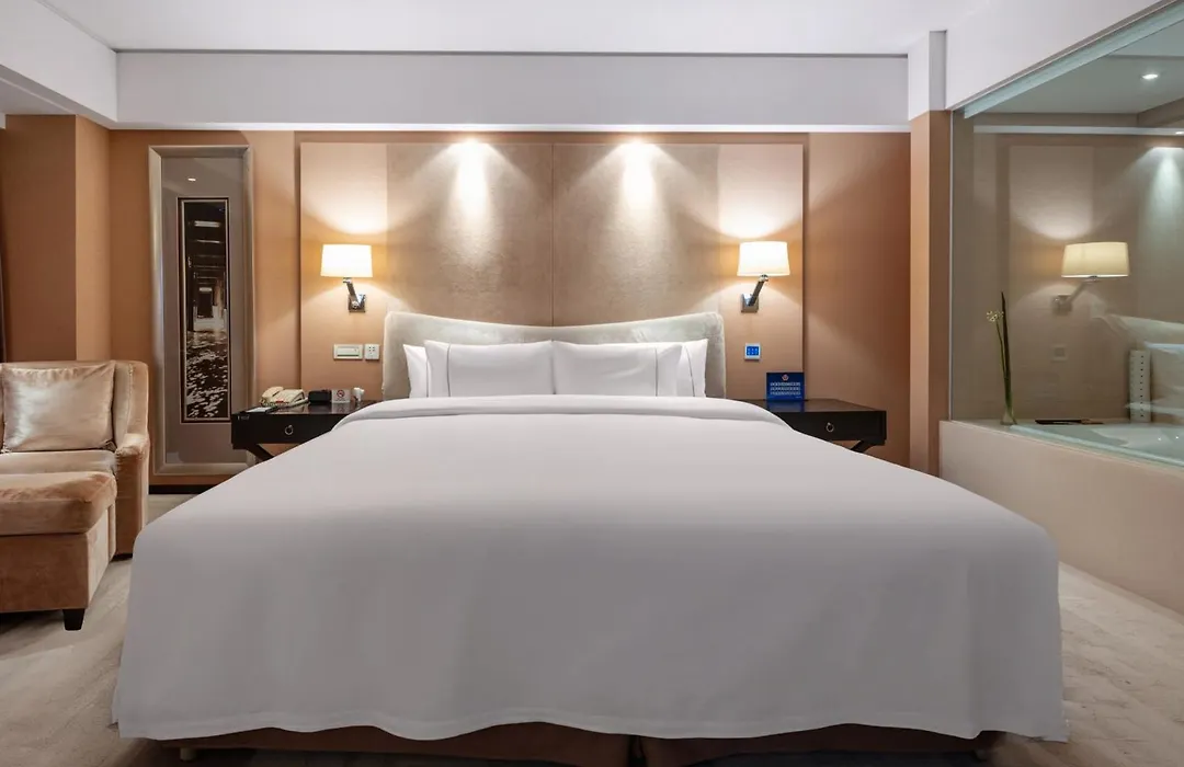 The Lakeview Hotel-1