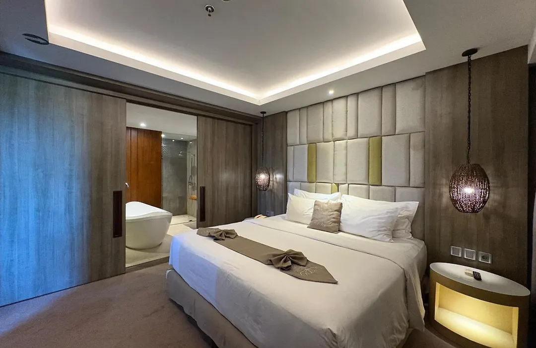 The Crystal Luxury Bay Resort Nusa Dua-1