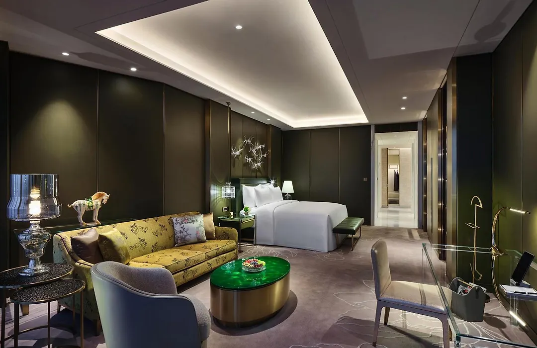 J Hotel, Shanghai Tower-1