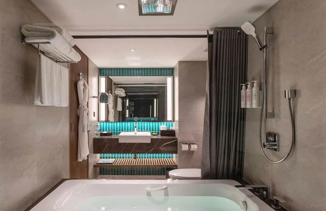 Le Meridien Phuket Beach Resort-1
