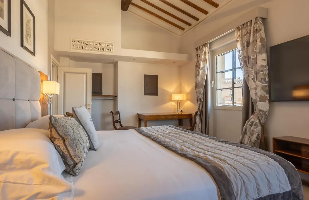 Donati Luxury Tower Suites-1