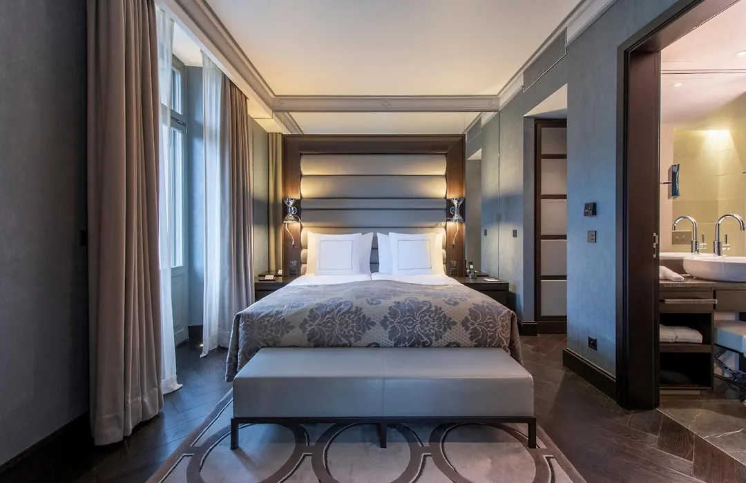 Royal Savoy Hotel & Spa-1