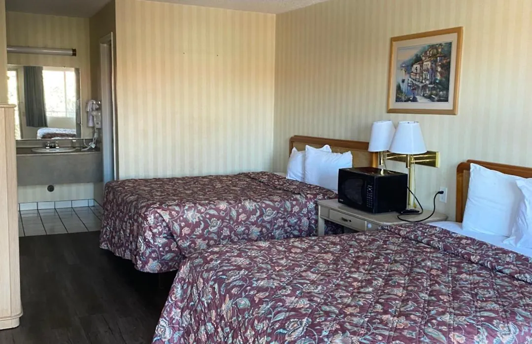 Tree Inn & Suites Albuquerque-1