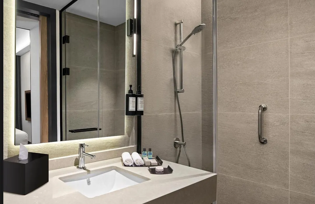 Altunizade Suites Istanbul, Curio Collection By Hilton-1