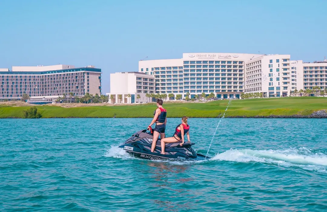 Yas Plaza Marina By Ihg-1