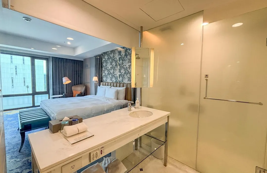 Grand Victoria Hotel-1