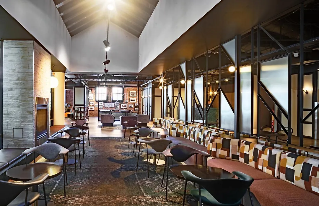 Amora Herencia Riverwalk Melbourne-1