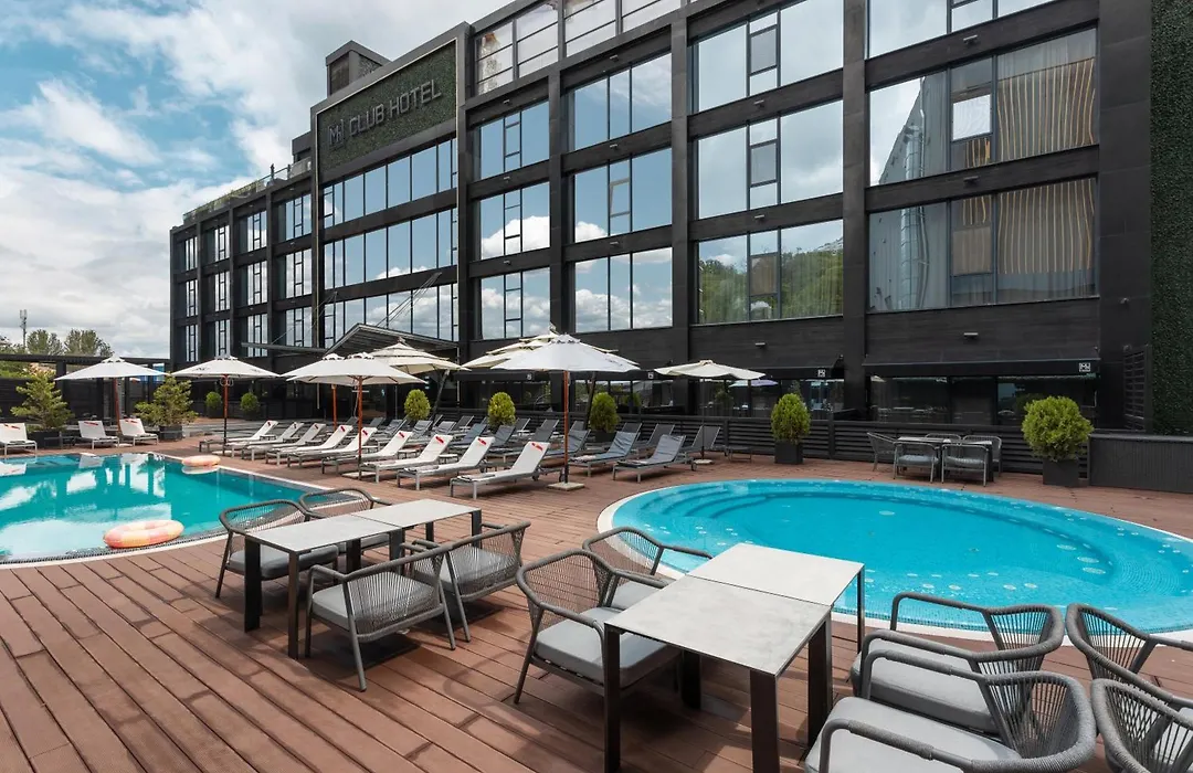 M1 Club Hotel-1