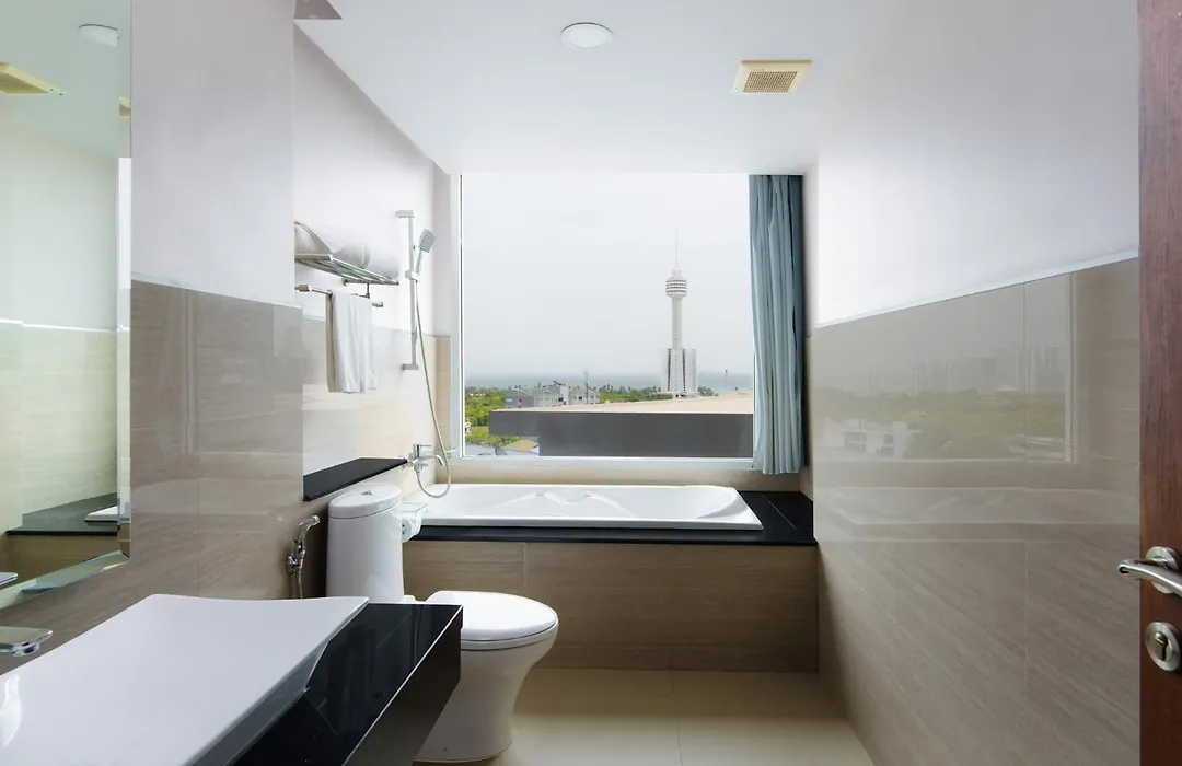 Aiyara Grand Hotel-1