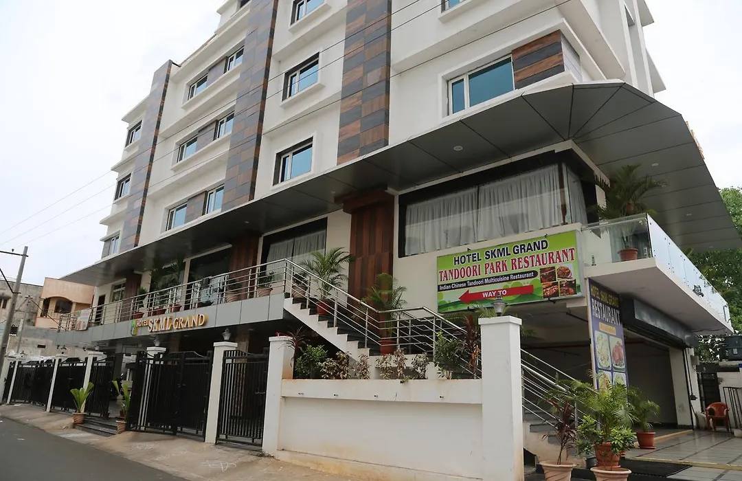 Hotel Skml Grand-1