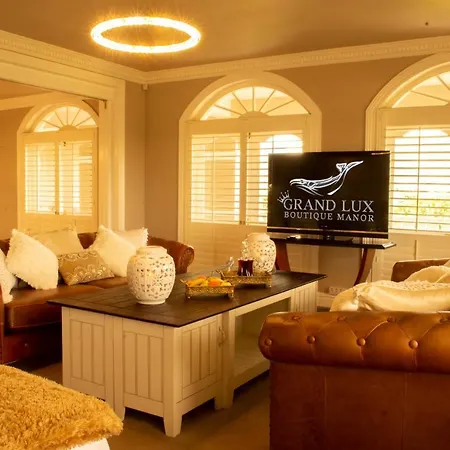 Grand Lux Boutique Manor-2
