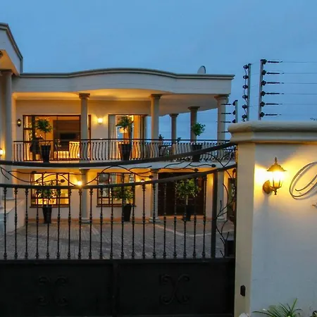 Sanchia Luxury Guest House-2