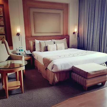 The Palms Town & Country Club - Resort-3