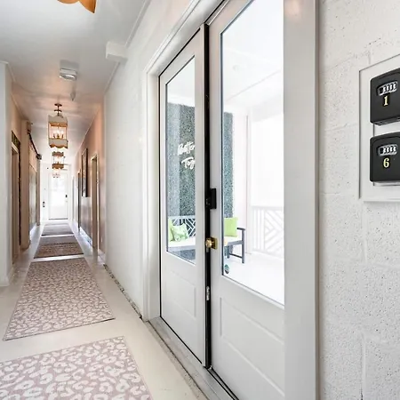 Room 3 Oleander Hotel Family-Friendly Galveston Hotel 1 Mile From Beach-3