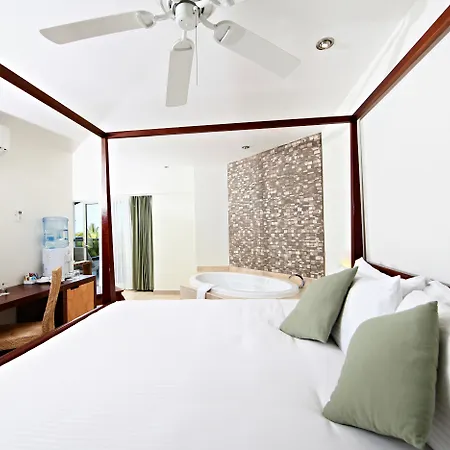Sandos Caracol Nature Resort & Water Park All Inclusive (Adults Only)-2