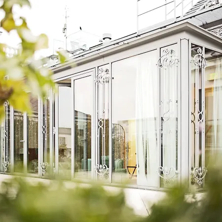 Palais Coburg-3