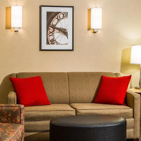 Cambria Hotel Traverse City-3