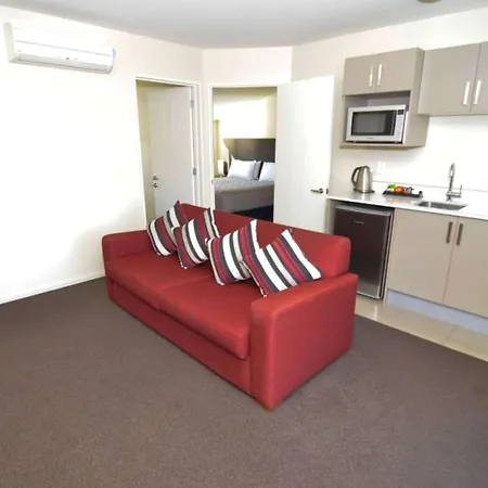 Quality Suites Amore-2