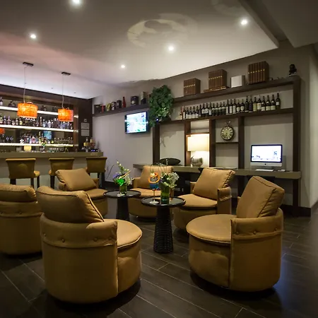Hotel 93 Luxury Suites By Preferred-3