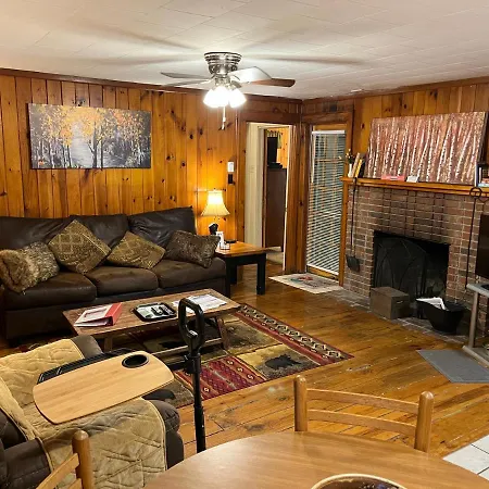 Cozy Cabin Pet Friendly Ada Compatible-3