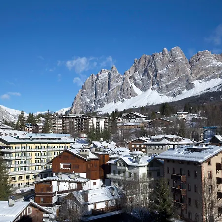 Grand Hotel Savoia Cortina D'Ampezzo, A Radisson Collection Hotel-3
