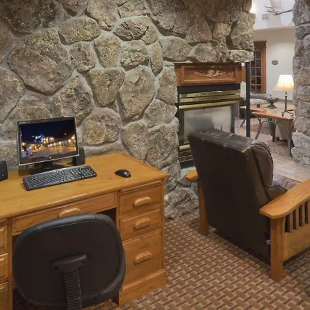 Comfort Inn & Suites Mt Rushmore-3