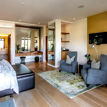 Selkirk House-3