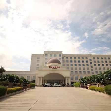 Ramada Plaza By Wyndham Lucknow-3