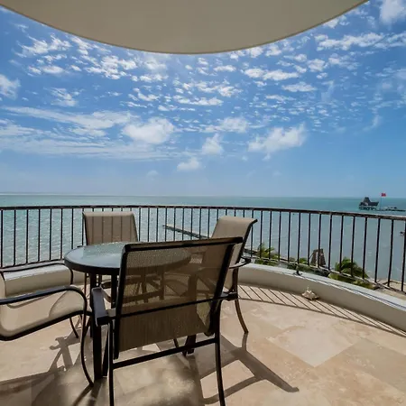 Diamante Beachfront Suites-2