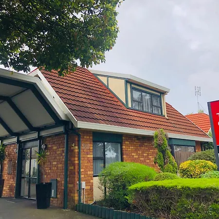 Tudor Court Motor Lodge-3