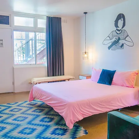 The Pink Hotel Coolangatta-2