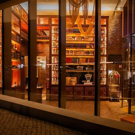 Wine&Books Lisboa Hotel-3