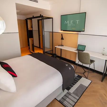 Met Hotel-3