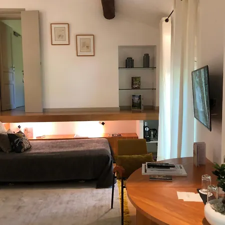 Hotel Chateau Des Alpilles-2