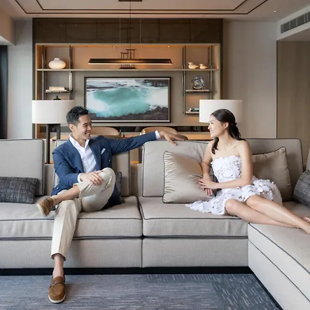 Four Seasons Hotel Hong Kong-2