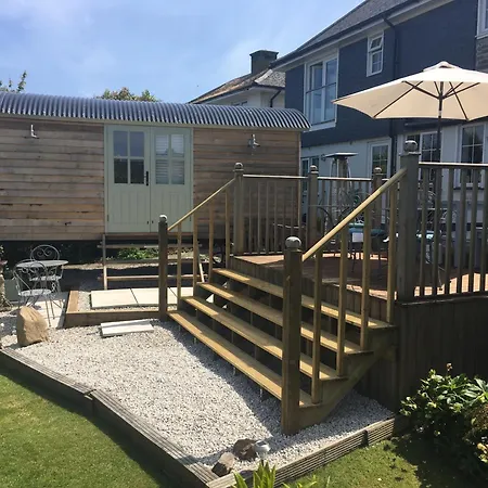 Downsfield Bed And Breakfast-3