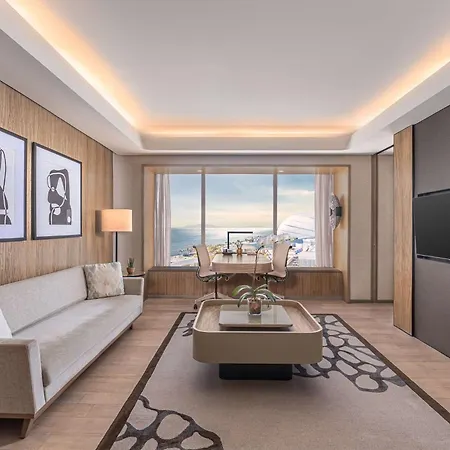 Conrad Manila-2