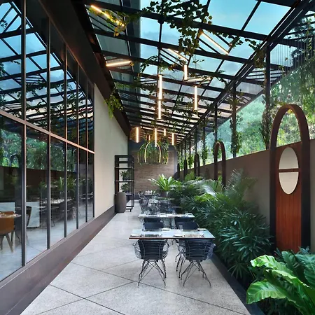 Courtyard By Marriott Nashik-3