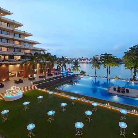 Cinnamon Lakeside-3