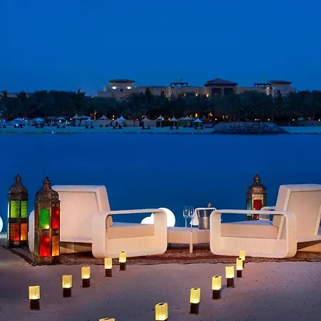 The Ritz-Carlton Abu Dhabi, Grand Canal-3