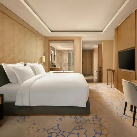 Vinpearl Landmark 81, Autograph Collection-2