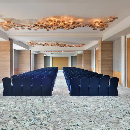 Courtyard By Marriott Nashik-3